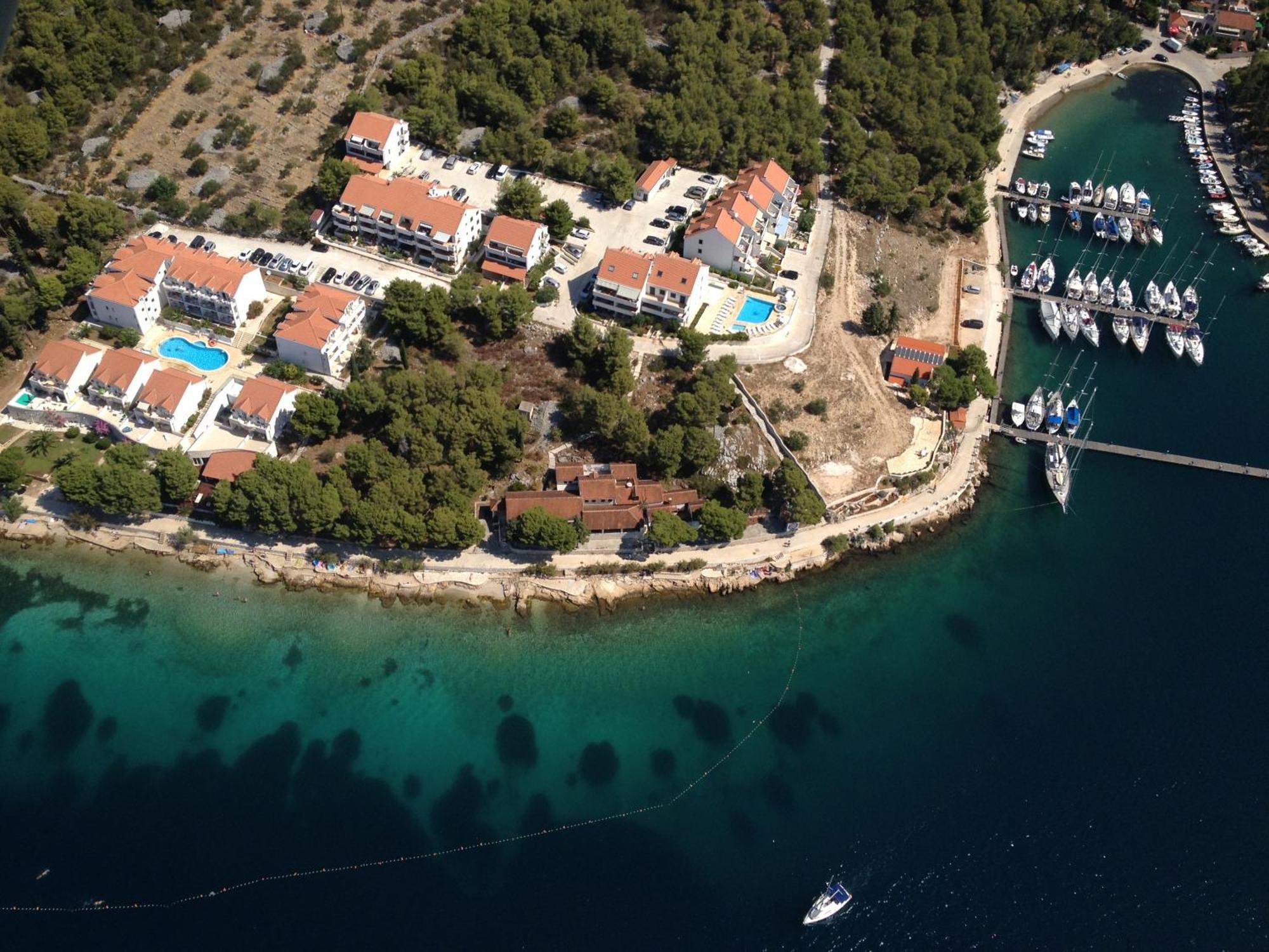 Illyrian Resort Милна Экстерьер фото