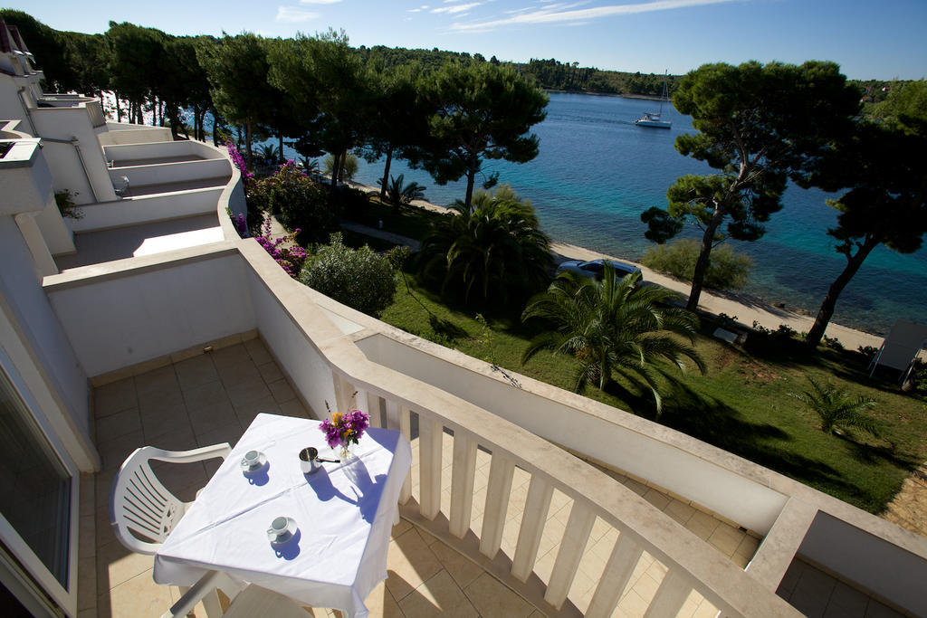 Illyrian Resort Милна Экстерьер фото