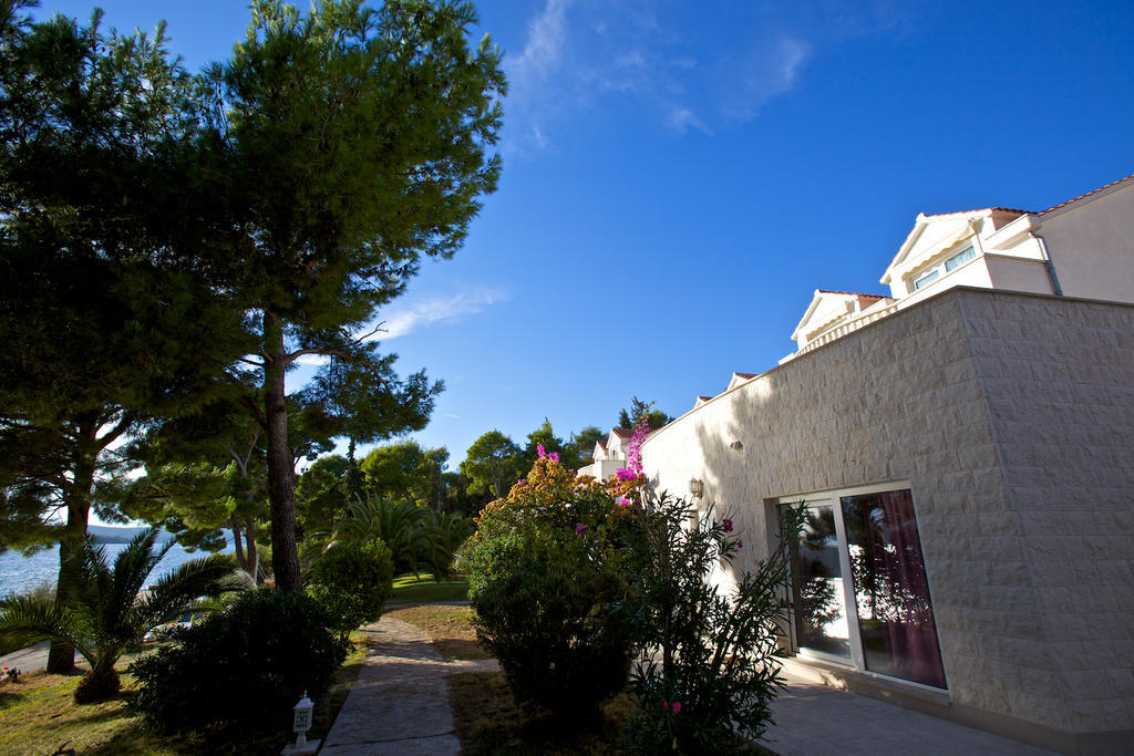 Illyrian Resort Милна Экстерьер фото