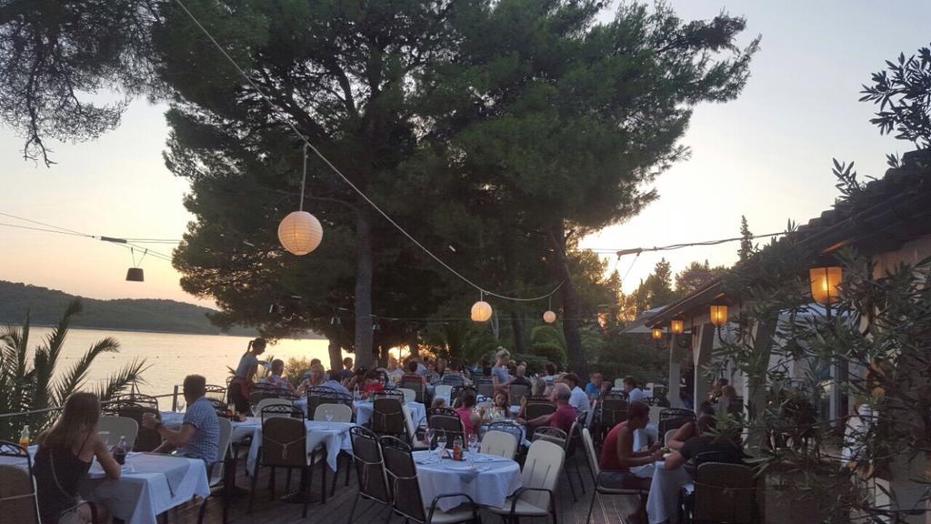 Illyrian Resort Милна Экстерьер фото