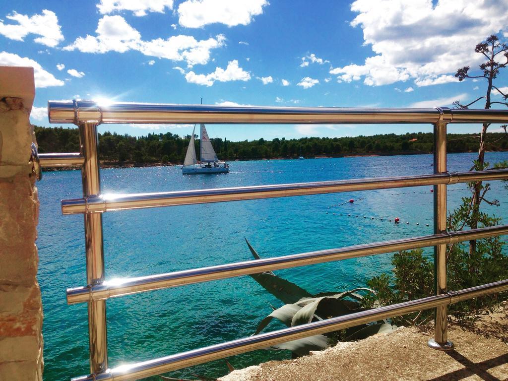Illyrian Resort Милна Экстерьер фото