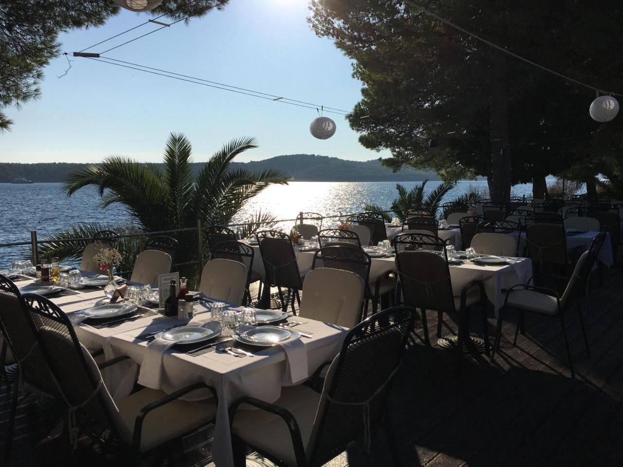 Illyrian Resort Милна Экстерьер фото