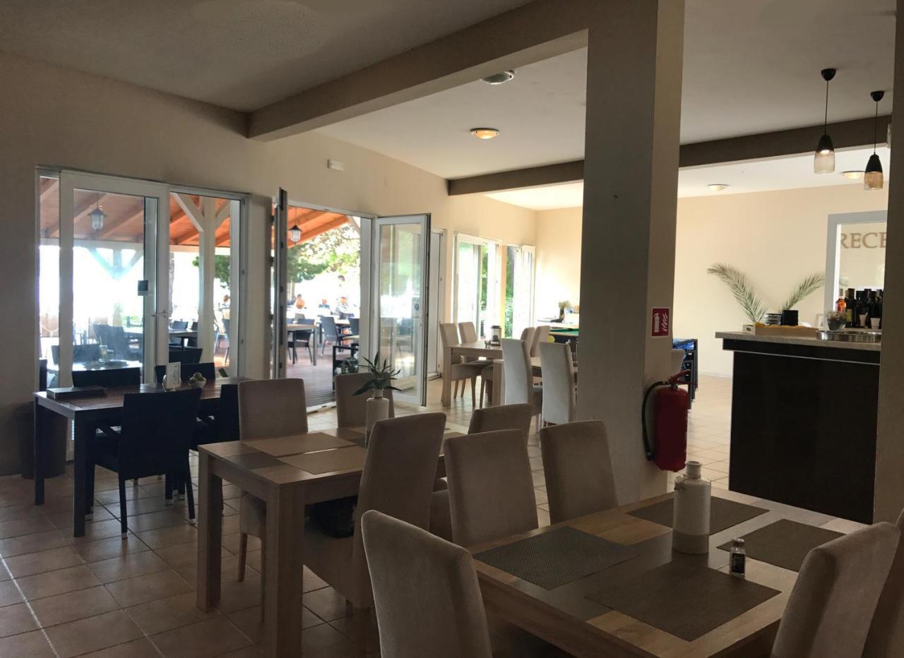 Illyrian Resort Милна Экстерьер фото