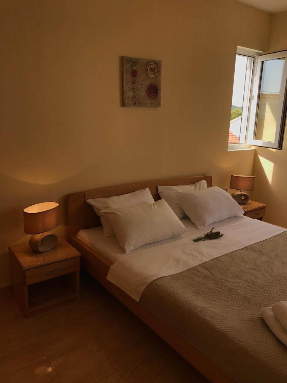 Illyrian Resort Милна Экстерьер фото